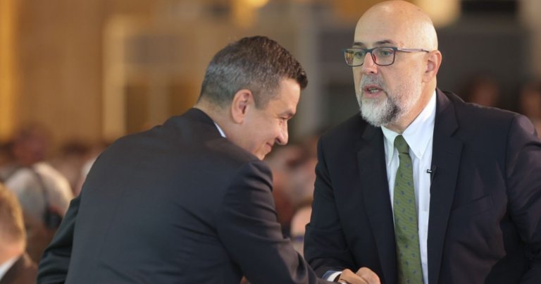 Conversații aprinse în cadrul Coaliției: Kelemen Hunor a avut o întâlnire cu Sorin Grindeanu la Parlament