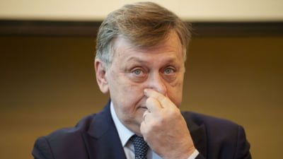 Crin Antonescu, o critică dură la adresa președintelui și premierului: "Nu credeam că va fi atât de grav cu Nicușor Dan. Bolomania se apropie de sfârșit."