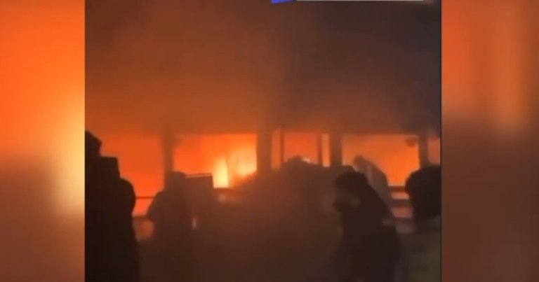 Momentul în care a izbucnit incendiul distrugător la barul din stațiunea elvețiană Crans-Montana