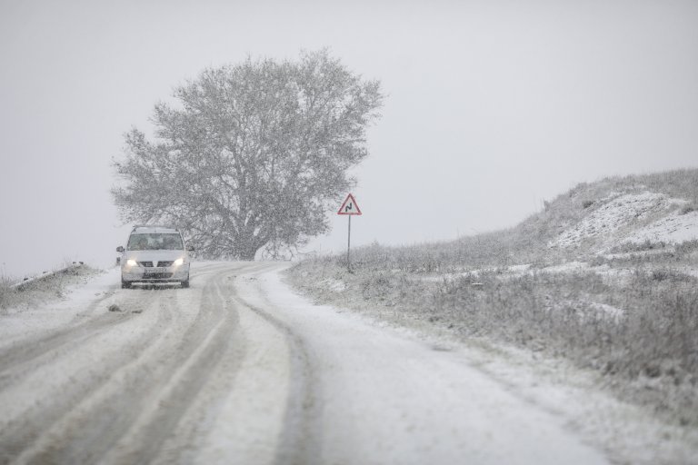 Nicușor Dan, reținut pe parcursul nopții în Paris. Cauzele întârzierii aeronavei militare Spartan la întoarcerea în țară