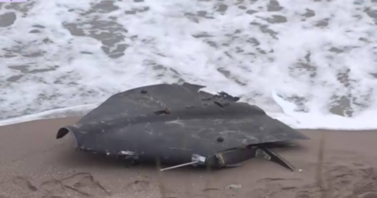 Alertă pe litoral: O dronă a fost găsită pe plajă între Costinești și Tuzla, intervenția autorităților este în curs.