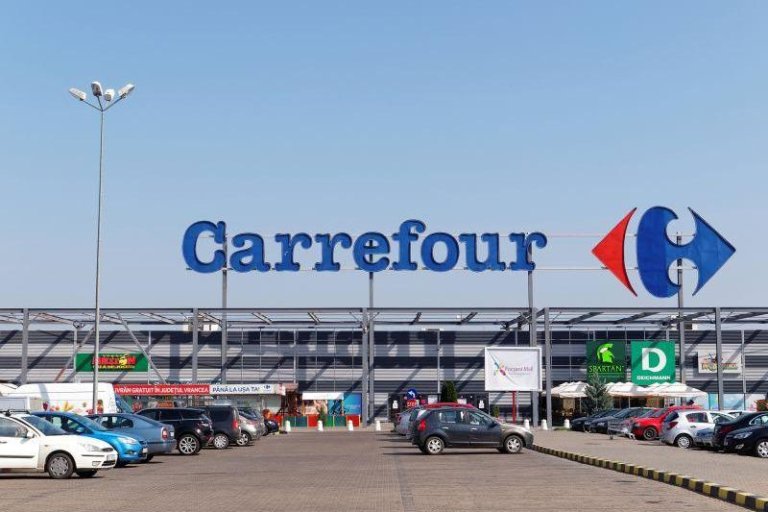 Frații Pavăl (Dedeman) se află în negocieri pentru preluarea rețelei Carrefour România de la francezi. Suma în discuție