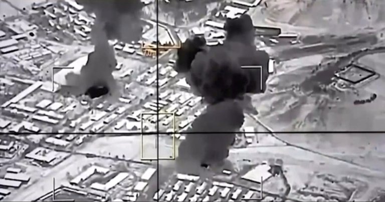 Pakistan a lovit cu mai multe atacuri ținte în Afganistan. Ministrul apărării din Islamabad abordează...