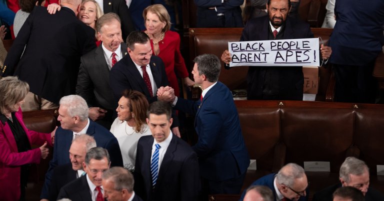 Protest în timpul declarației lui Trump: „Persoanele de culoare nu sunt animale”. Congresmanul democrat a...