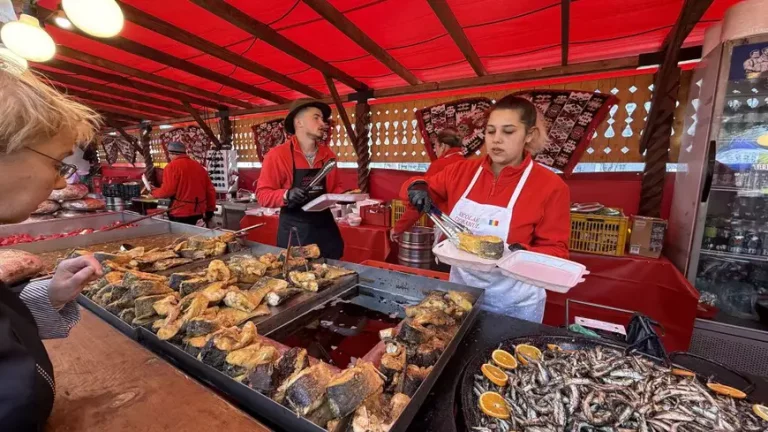 Prețul unei supe de pește lipovenești la Festivalul Pescăresc din București.