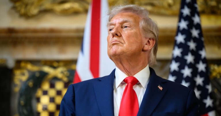 Trump declară că oficialii iranieni cer discuții cu SUA după moartea lui Khamenei: „Ar fi trebuit să acționeze mai...