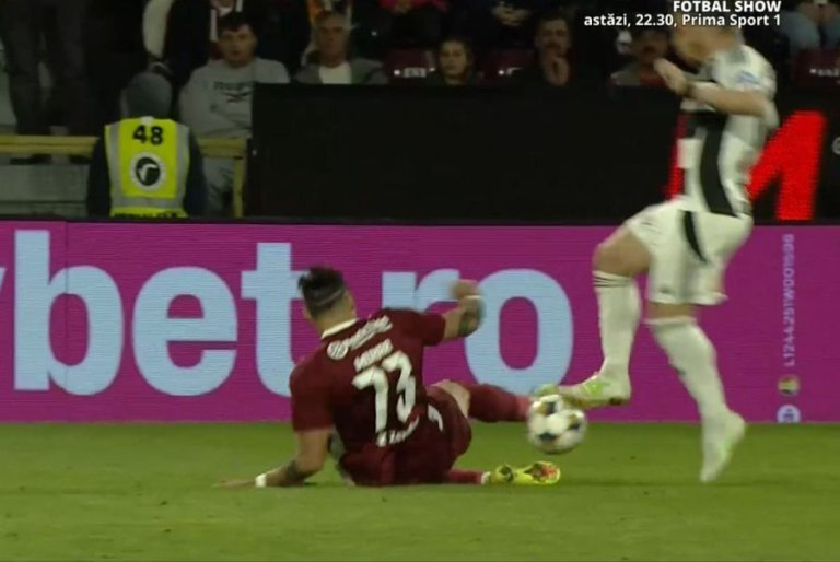 Acuzații după CFR Cluj - U Cluj: „Kovacs a fost influențat de VAR să nu ofere penalty!”
