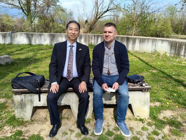 Ambasadorul Japoniei, Takashi Katae, invită vizitatorii să exploreze țara noastră: Mititeii și ciorba de văcuță, o adevărată specialitate.