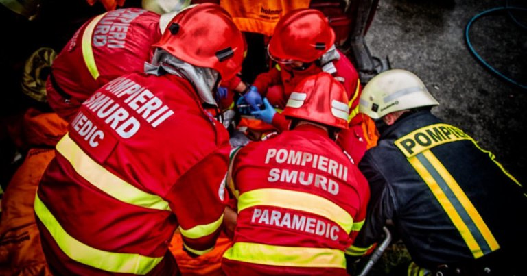 Accident sever pe DN 1, în Brașov: un copil a murit și opt persoane rănite au fost internate după impactul dintre trei autoturisme.
