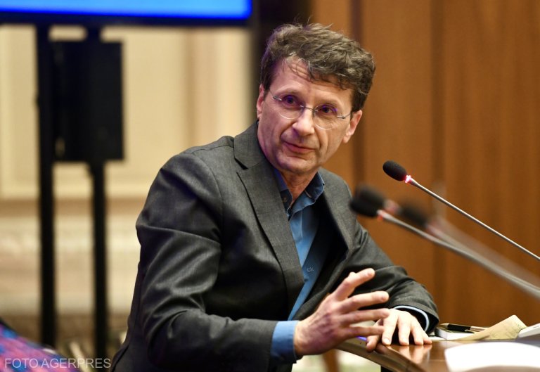 Leul își pierde valoarea în cadrul crizei politice. Euro ajunge la un nou vârf pe piața interbancară.