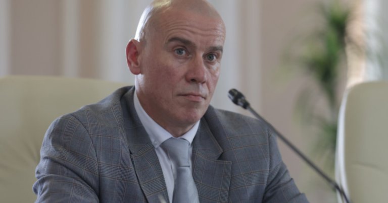 Liderul UDMR cere demisia ministrului Culturii după apariția unei înregistrări în care Demeter utilizează un limbaj necorespunzător...