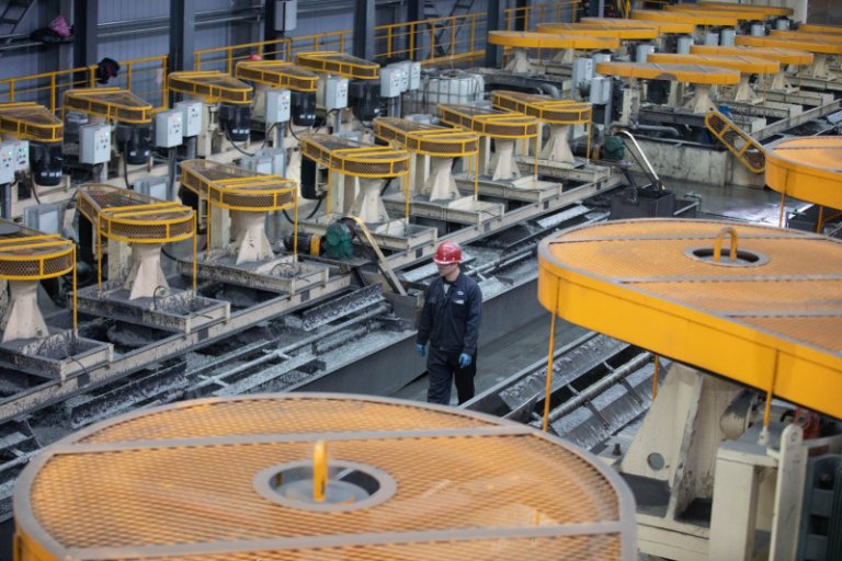 Efectele catastrofale ale modelului economic din China: Influenta politicilor lui Xi asupra colapsului...
