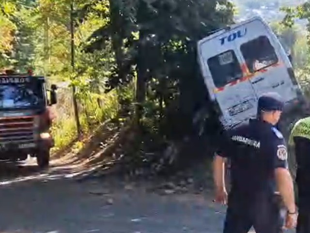 Accident serios cu microbuzul echipei Dinamo 2: Adrian Ropotan a fost rănit, o persoană a decedat. Activare Plan Roșu.