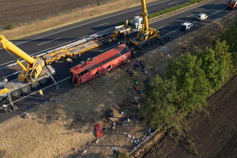 Accident serious de autocar în Ungaria: 12 morți și 10 răniți grav