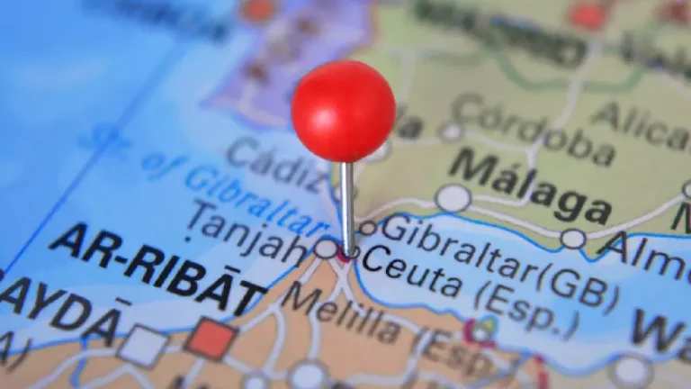 Ce funcție are Ceuta în migrarea către Europa: Descrierea unei crize persistente