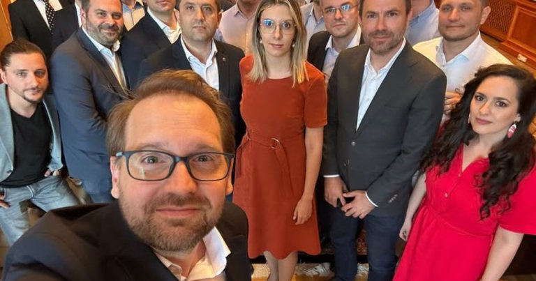 Forțele de dreapta își unesc forțele pentru a-l susține pe Dominic Fritz, după hotărârea CCR: „Caii nu mor, când câinii vor”...