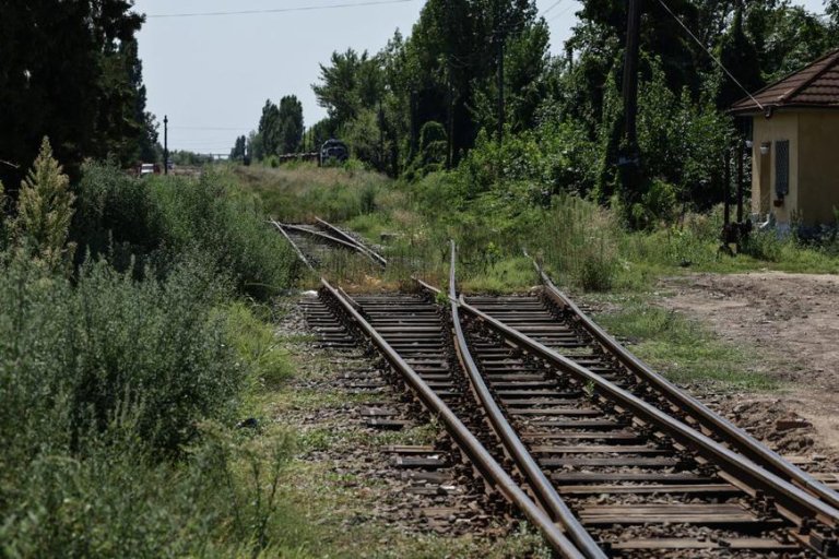 Gara din București își încheie activitatea după 66 de ani. Lucrările au început cu buldozerele.