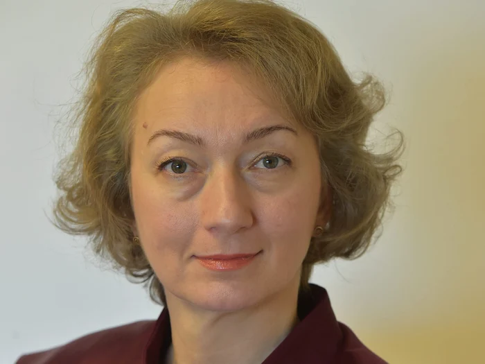 SURSE: Simina Tănăsescu, întâlnire cu Bolojan înainte de verdictul CCR cu privire la Legea ANI care îl influențează pe Dominic Fritz. Zamfir: „Ce a căutat președinta CCR în cabinetul lui Abrudean?”