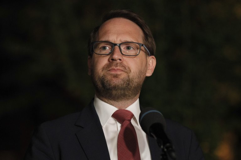USR acuză CCR de „violare a Constituției”. Fritz: „Putem fi liniștiți: CCR-PSD a explicat că sancțiunea nu se impune mie, ci mandatului meu”